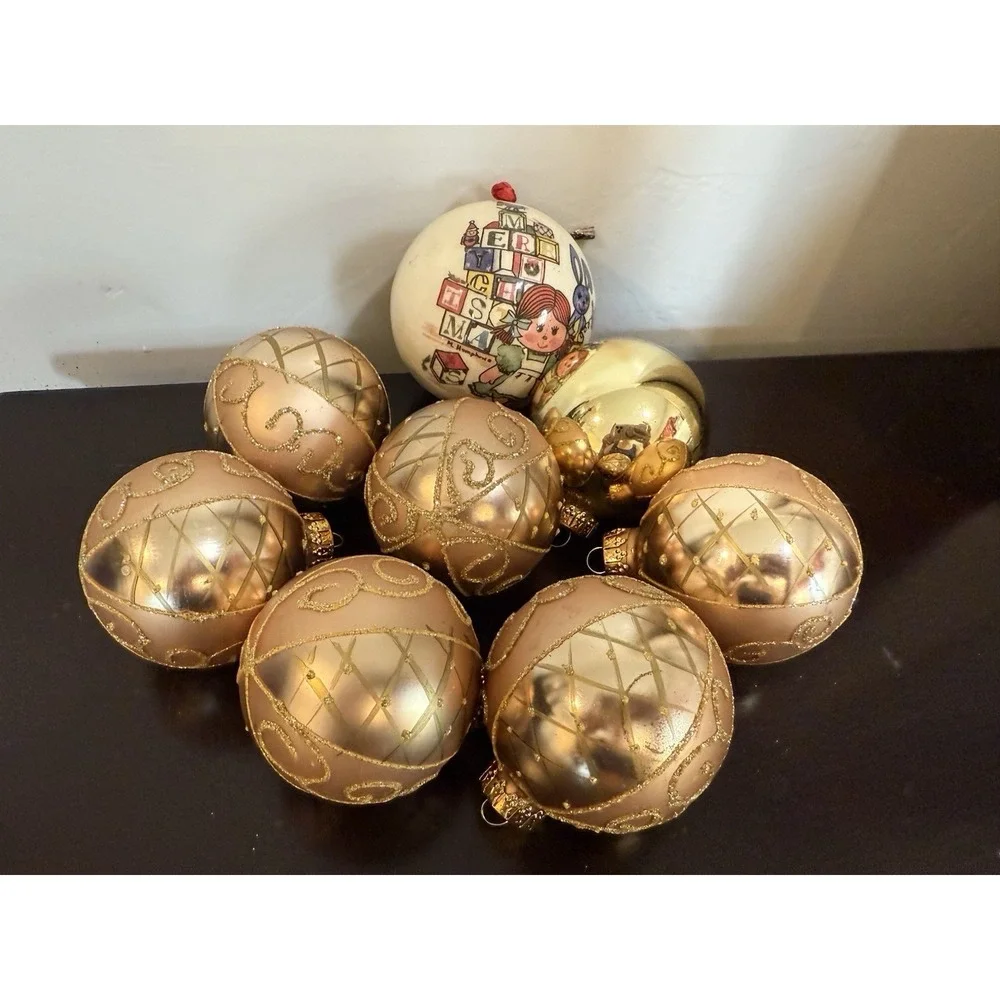 8 Vintage Ornaments Christmas Gold Decorative Balls‎  Mixed Some Worn